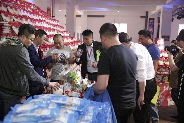 北京古松集團舉行“古松20周年慶典暨新廠喬遷之喜”活動