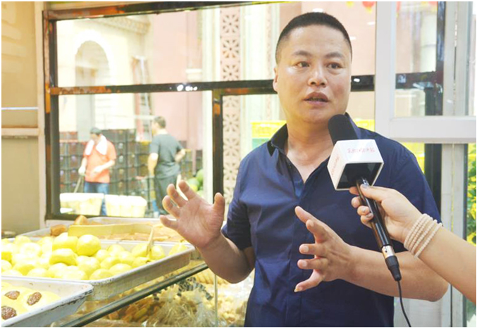 张广富还介绍,预计在哈尔滨市将开设近千家社区直营店,这样不仅可以