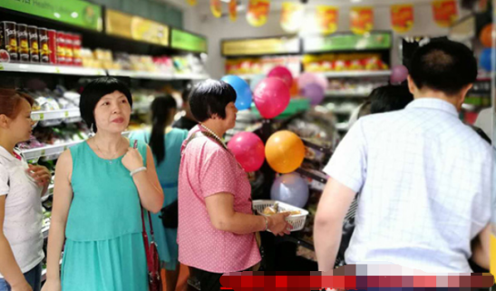 吃货节与世界杯的双重爆发 百草味Q2持续领涨休闲零食