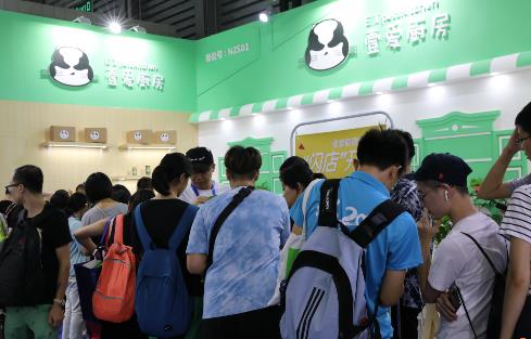 高端宠物鲜食定制品牌壹爱厨房闪店亮相亚宠