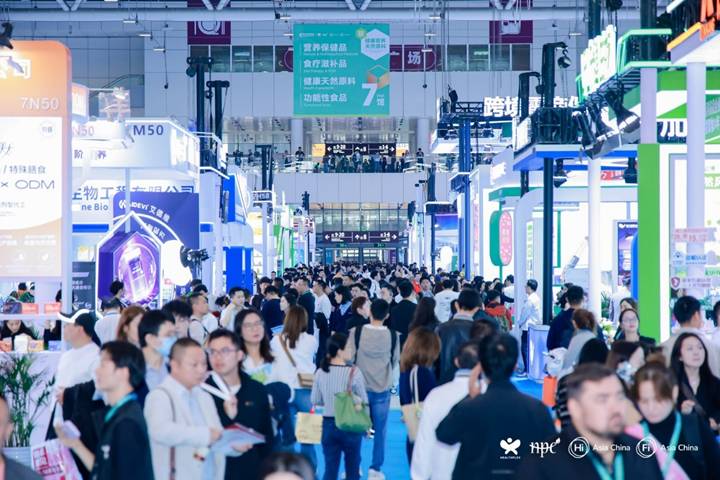 图片包含 瓶子, 室内, 水, 桌子<i></i><i></i><i></i>
<i></i><i></i><i></i>
AI 生成的内容可能不正确。